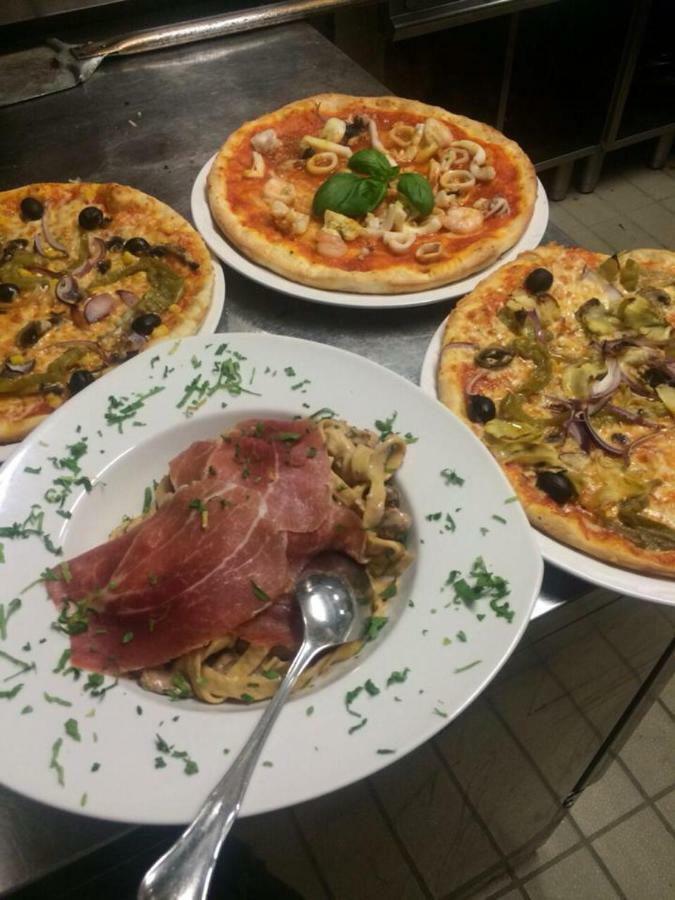 Weinstube Heigl Restaurante Pizzeria Puccini Hotel Landshut Bagian luar foto